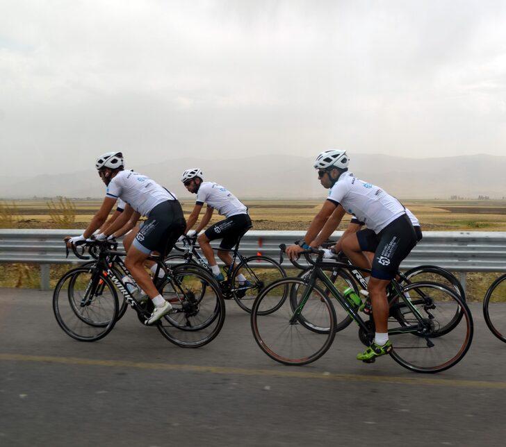 Malazgirt Zaferi için Kocaeli'den Muş'a kadar pedal çevirdiler G4