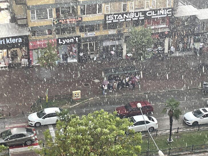 Bursa'da sağanak etkili oldu G3