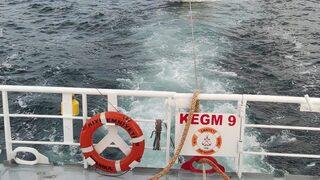 Çanakkale Boğazı'nda arızalanan tekne, KEGM ekiplerince kurtarıldı