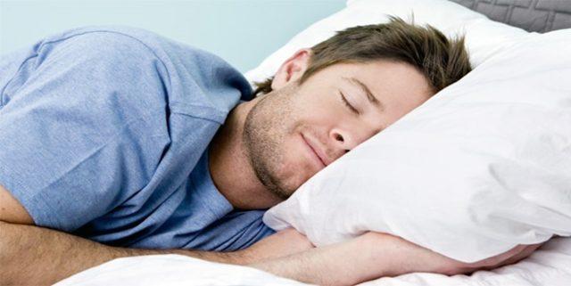 kol-uzerine-yatarak-uyumak-ne-gibi-sorunlara-neden-olur-h1534440811-a2d552