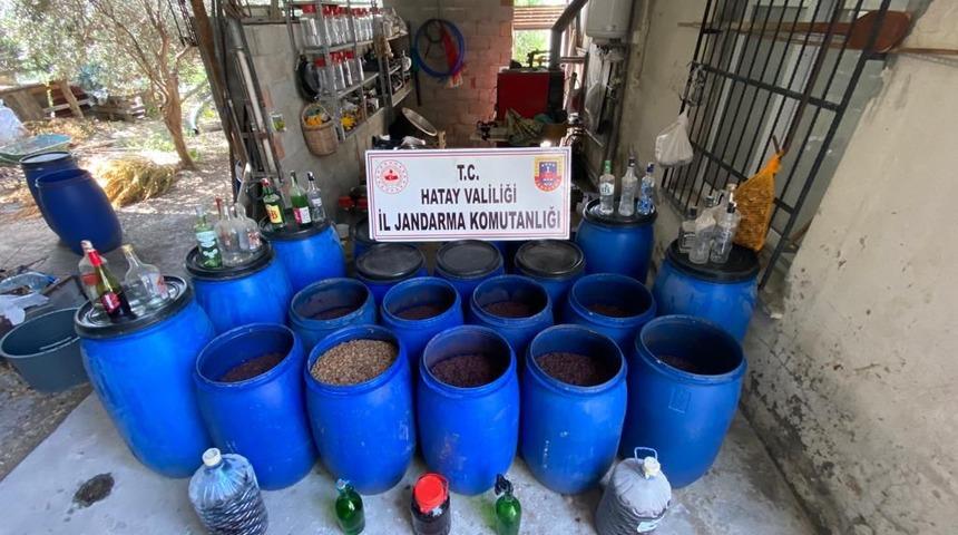 Hatay'da 4 bin 365 litre sahte içki ele geçirildi