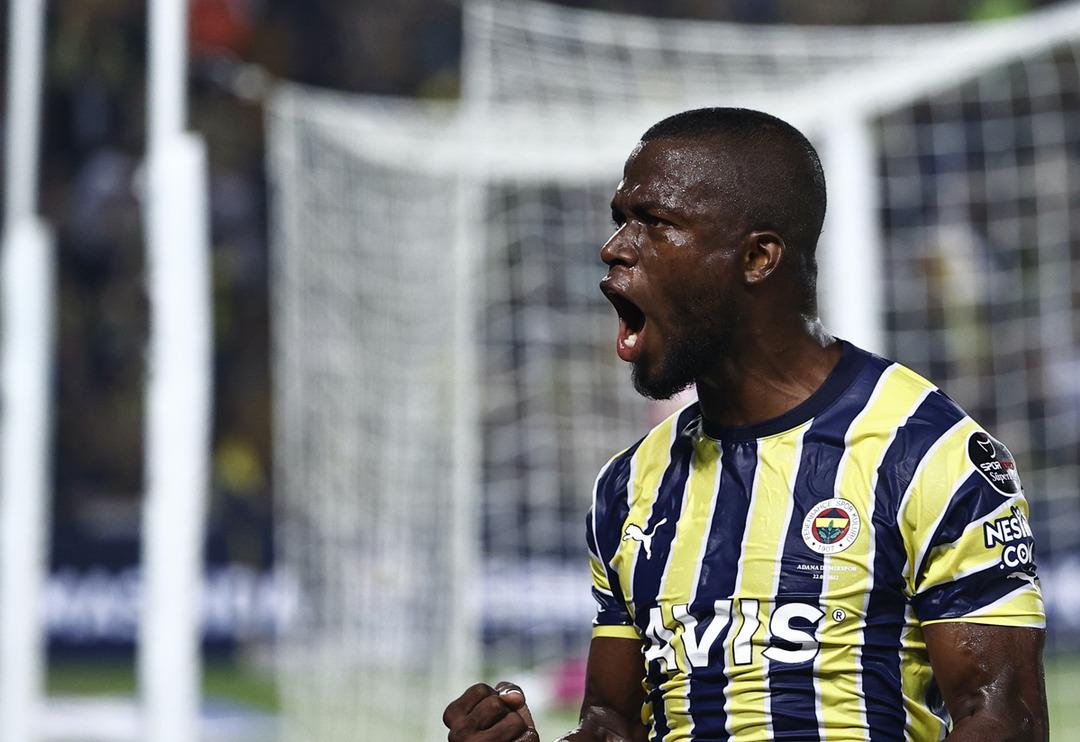 S&uuml;per Lig'in yeni lideri Fenerbah&ccedil;e oldu! Adana Demirspor karşısında 3 puan...