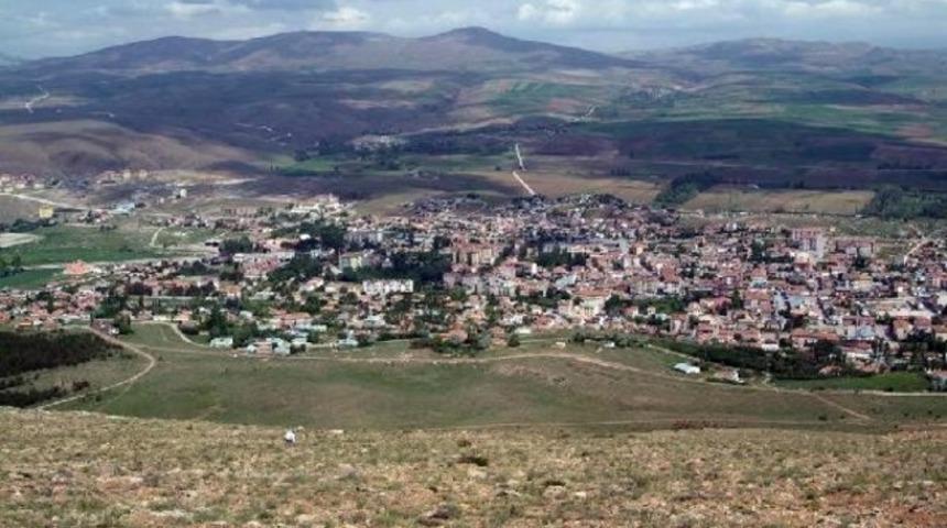 Aplarslan Türkeş’in memleketinde MHP ilçe teşkilatı feshedildi