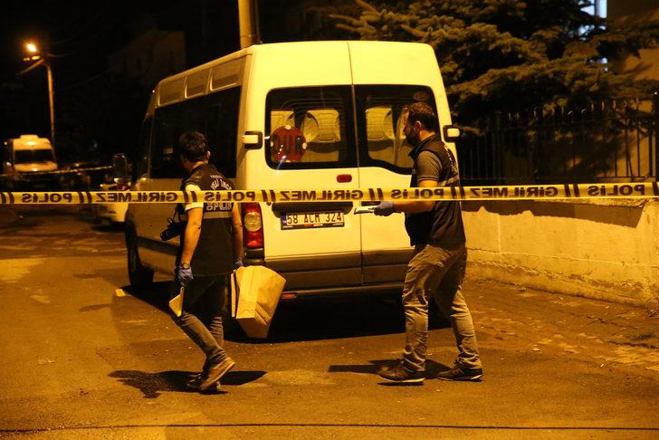 Sivas'ta çıkan kavgada 1 kişi bıçakla ağır yaralandı G3