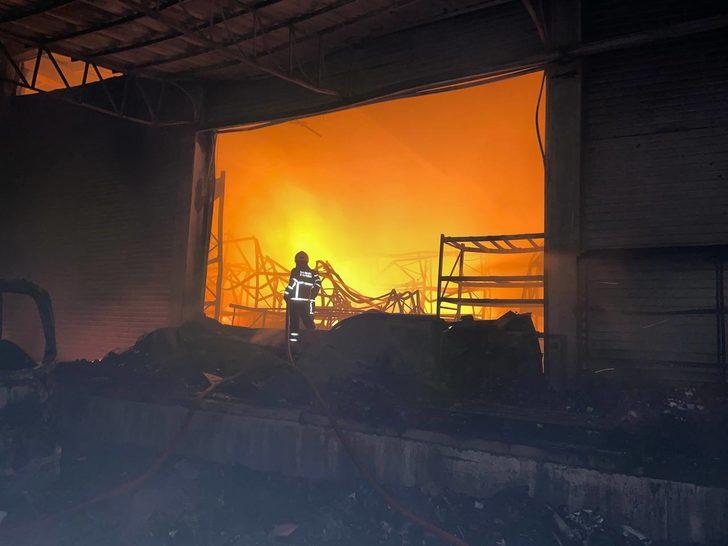Samsun'da gıda ve kozmetik fabrikasında yangın çıktı G2