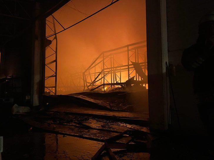 Samsun'da gıda ve kozmetik fabrikasında yangın çıktı G4