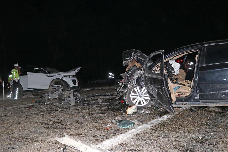 Muğla'da iki otomobil çarpıştı, 1 kişi öldü, 3 kişi yaralandı G1