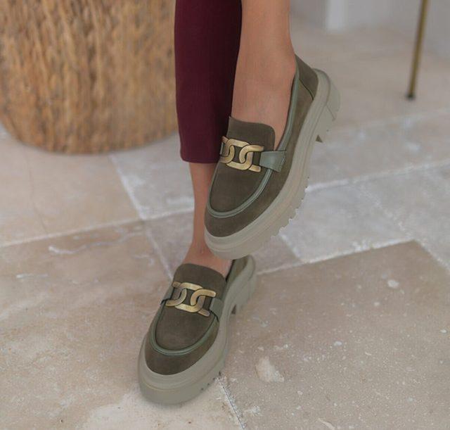 Hande Erçel'in beğeni yağmuruna tutulan fotoğrafındaki kombini beğenenlere alternatif ayakkabı önerileri