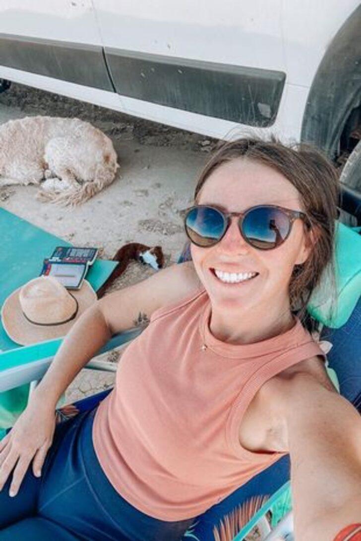 Bütün hayatını bir anda değiştirdi! “Eşcinsel olduğumu anladım, köpeğimle bir karavanda yaşamak için evimi ve kocamı terk ettim” G4