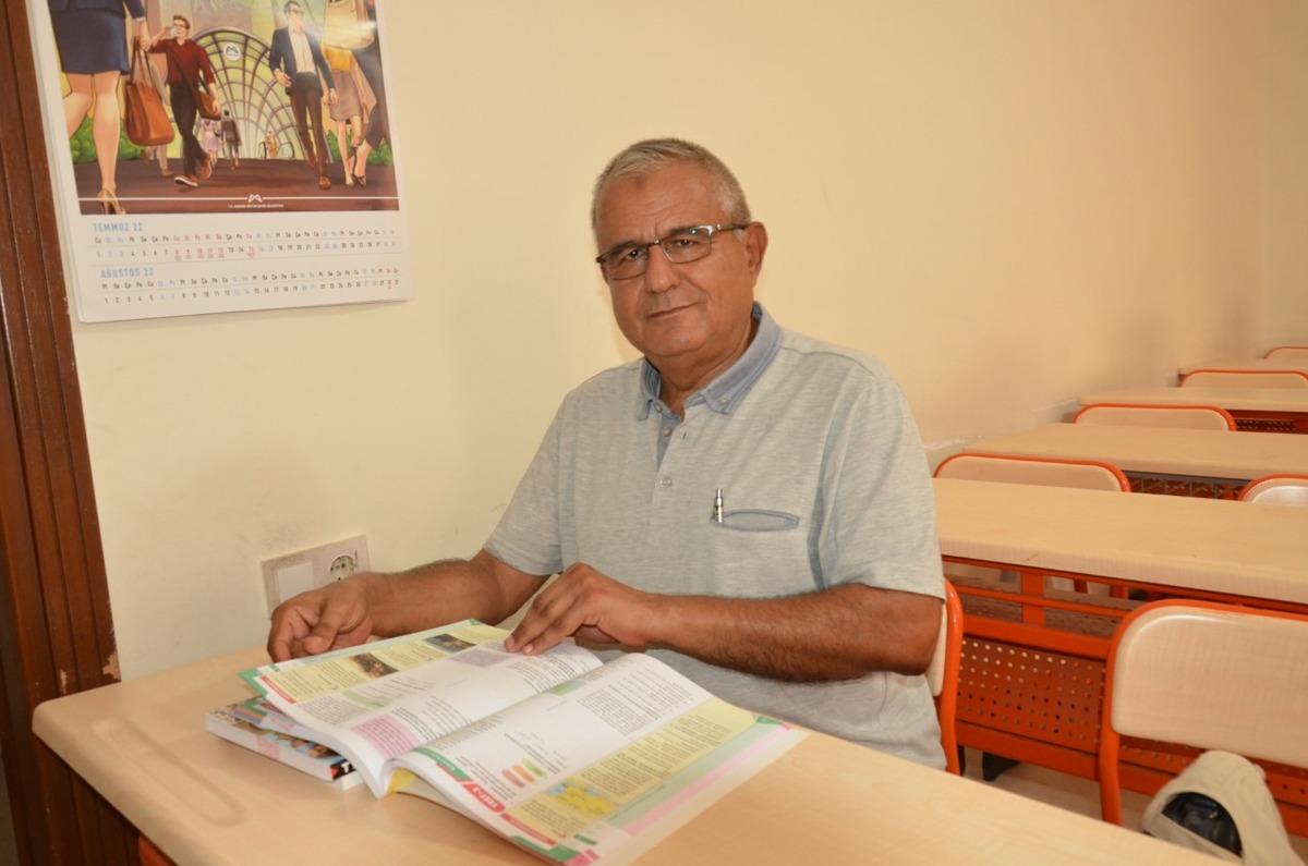 &Uuml;niversite okuma hayali 58 yaşında ger&ccedil;ek oldu