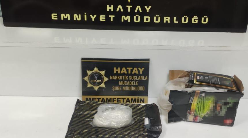 Hatay'da çay kutusuna gizlenmiş sentetik uyuşturucu ele geçirildi