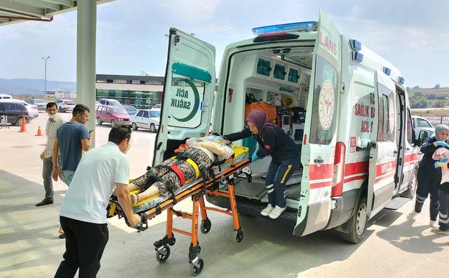 Samsun'da kamyonet ile otomobilin çarpıştığı kazada 6 kişi yaralandı