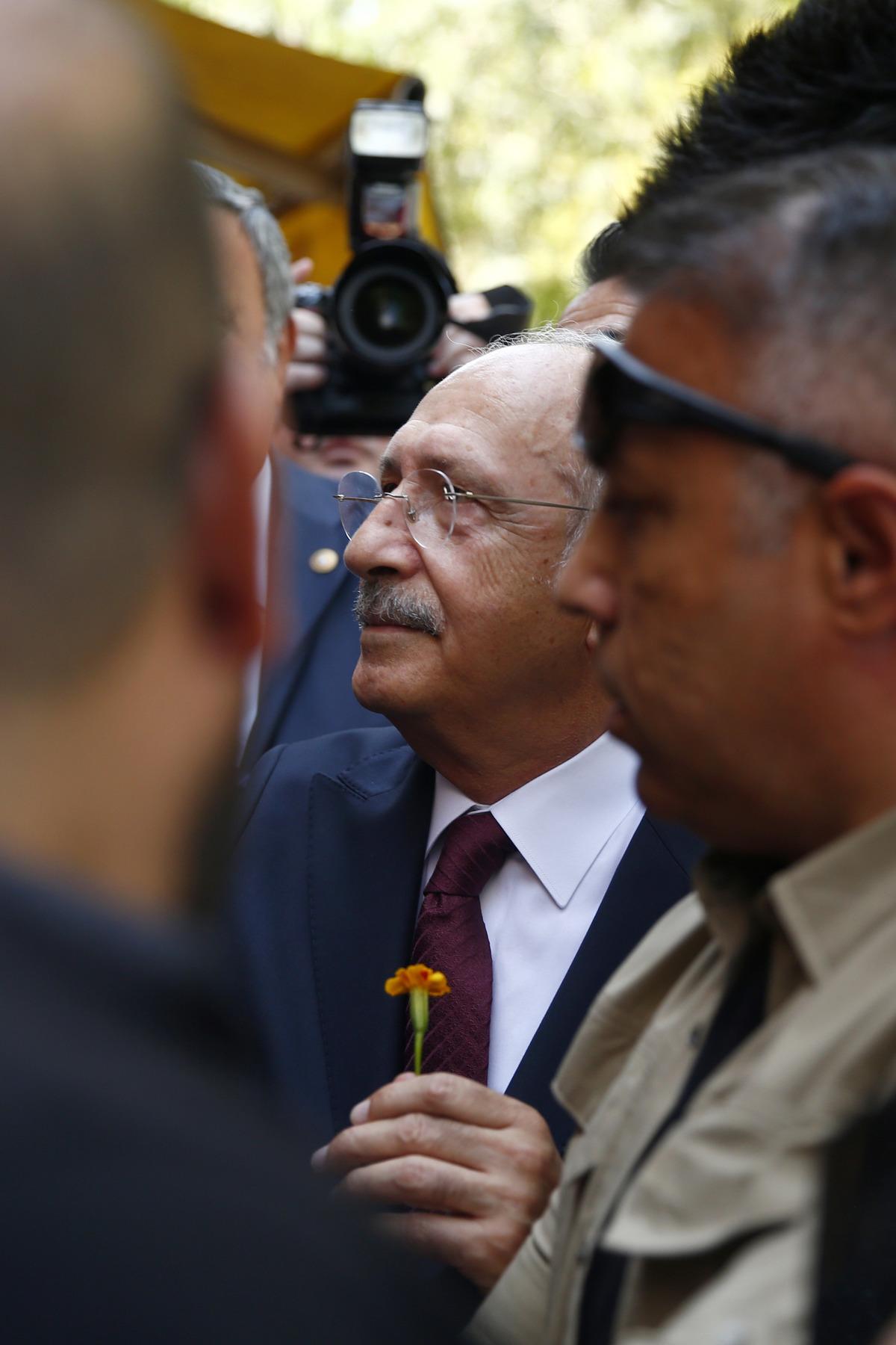 CHP Genel Başkanı Kılı&ccedil;daroğlu, Niğde'de vatandaşlara seslendi: