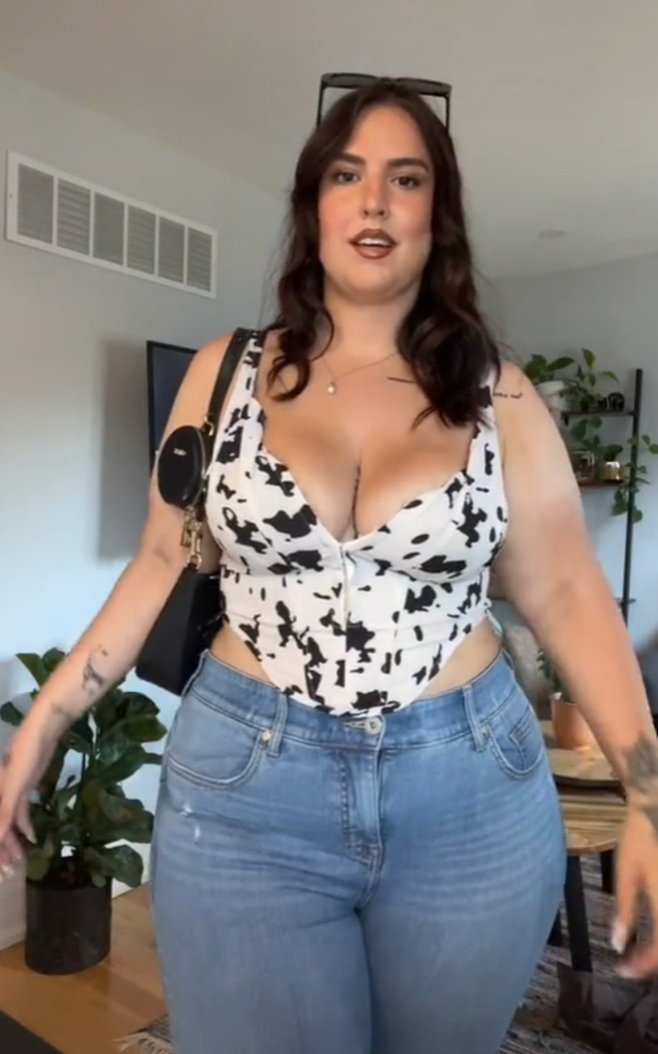 Büyük beden model, fazla kilolarla dalga geçen erkeklere meydan okudu! “Boşuna uğraşmayın bize tapıyorsunuz” G4