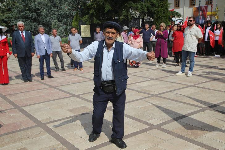 Atatürk'ün Kastamonu'ya gelişi ile Şapka İnkılabı'nın 97. yıl dönümü kutlanıyor G3
