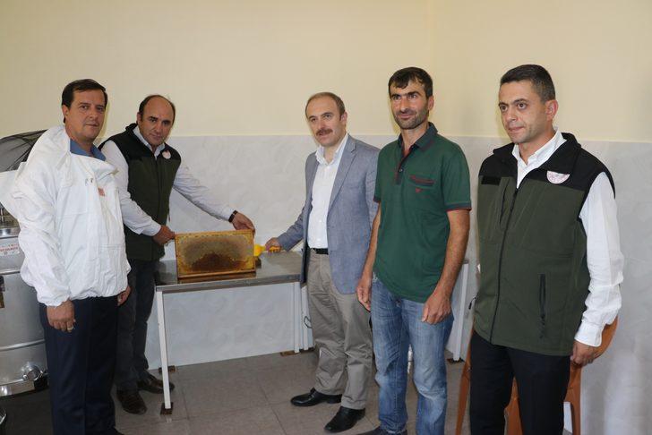 Bayburt'ta arıcıların bal sağım mesaisi başladı G5