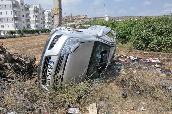 Mersin'de devrilip elektrik direğine çarpan otomobildeki 6 kişi yaralandı G2