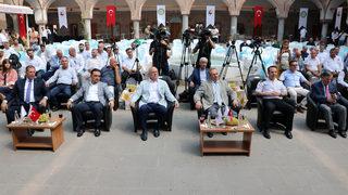 Manisa'da sezonun ilk çekirdeksiz kuru üzümü borsaya geldi