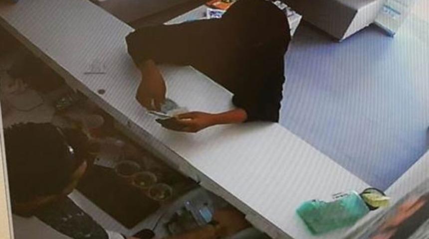 &Ccedil;arşaflı hırsız yakalanınca &ccedil;ırıl&ccedil;ıplak ka&ccedil;tı