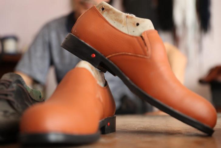 Özcan usta, 45 yıldır el emeği ayakkabı üretiyor G3