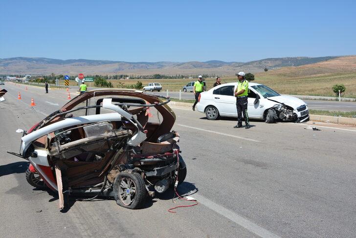 Afyonkarahisar'da trafik kazasında 1 kişi öldü, 2 kişi yaralandı G4