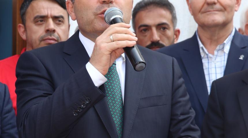 AK Parti Grup Başkanvekili Tunç, partisinin Bartın il başkanlığında konuştu:
