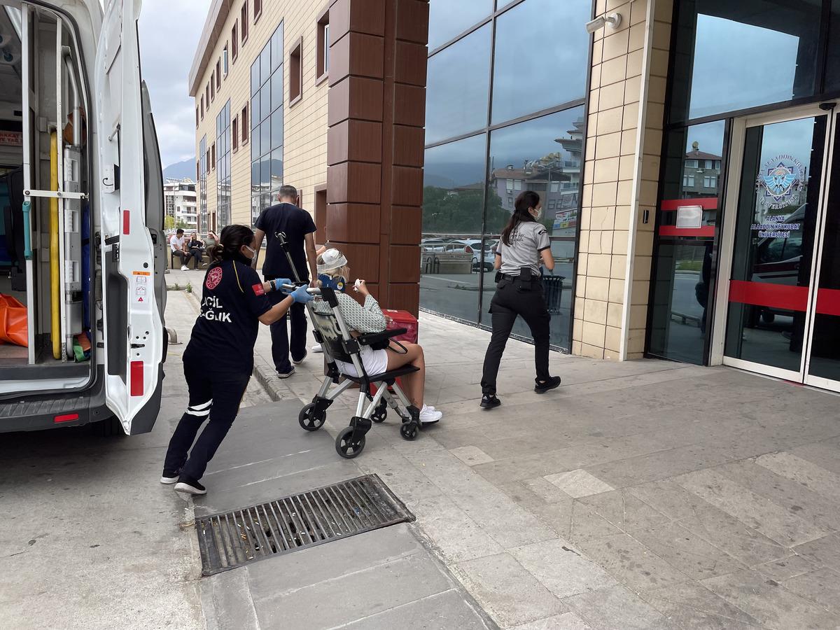 Alanya'da safari turu sırasında devrilen cipteki 5 kişi yaralandı