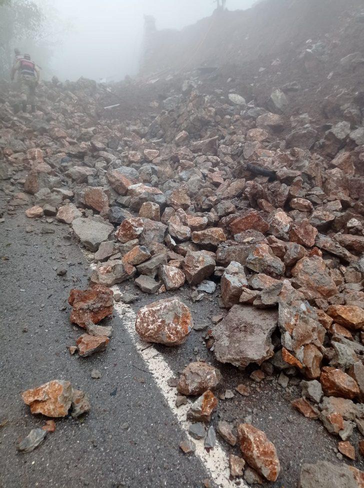 Hatay'da çöken istinat duvarının altında kalan motosiklet sürücüsü öldü G1