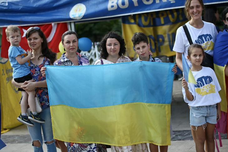 Adana'daki Ukraynalılar el işi ürünlerinin gelirini ülkelerine gönderecek G2