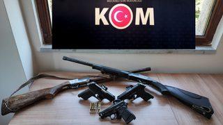 Afyonkarahisar'da silah kaçakçılığı operasyonunda 5 şüpheli yakalandı