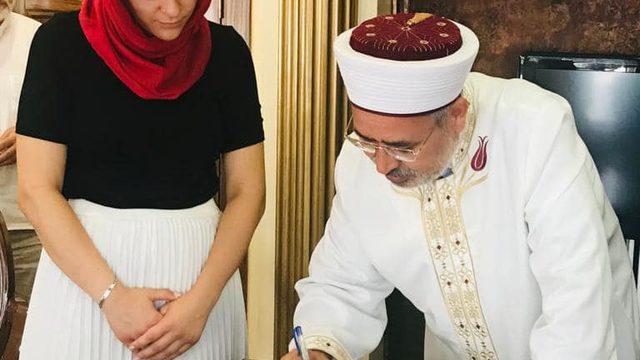 Yunanistan vatandaşı Serakau Emilia Çanakkale'de Müslüman oldu