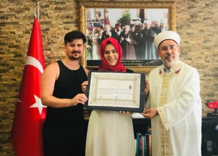 Yunanistan vatandaşı Serakau Emilia Çanakkale'de Müslüman oldu G2