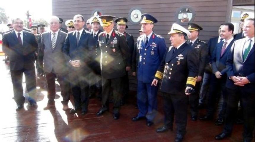 M&uuml;ze gemi t&ouml;renle a&ccedil;ıldı