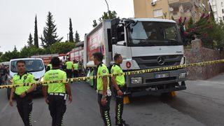 Adana'da çöp kamyonun altında kalan çocuk yaşamını yitirdi