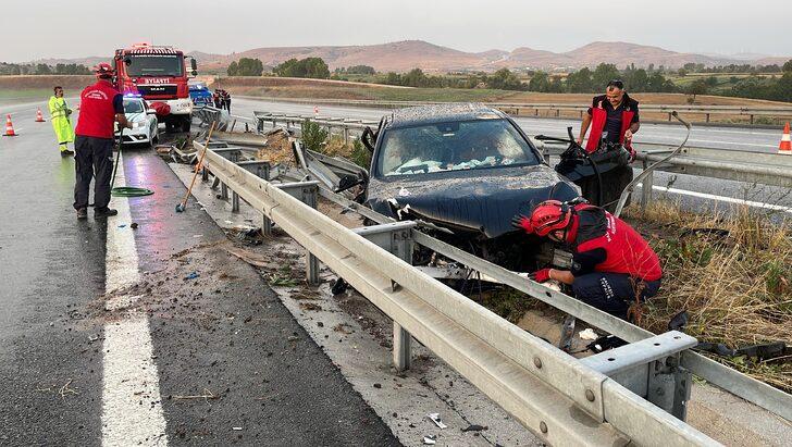 Balıkesir'de tatil yolunda kaza geçiren çift öldü, iki çocukları yaralandı G3