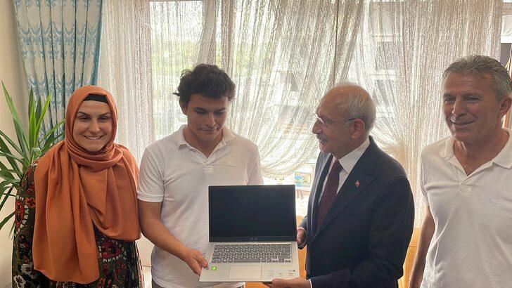 CHP Genel Başkanı Kılıçdaroğlu, YKS'de Niğde'de birinci olan öğrencilerle buluştu G3