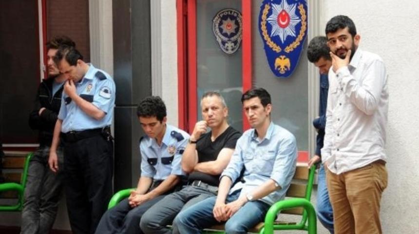 Genç polis evinde ölü bulundu