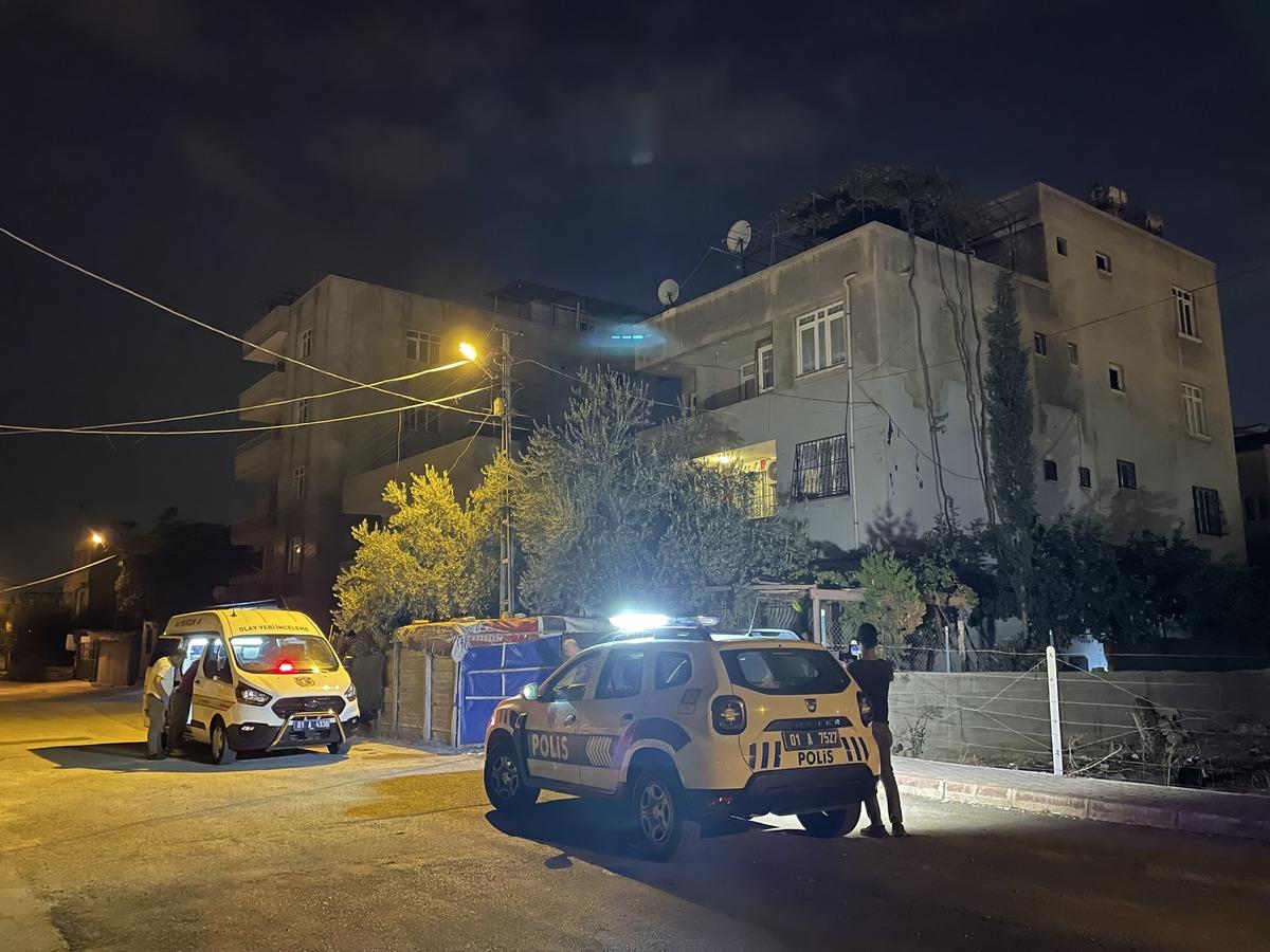 Adana'da 3. kattaki balkondan d&uuml;şen kişi ağır yaralandı