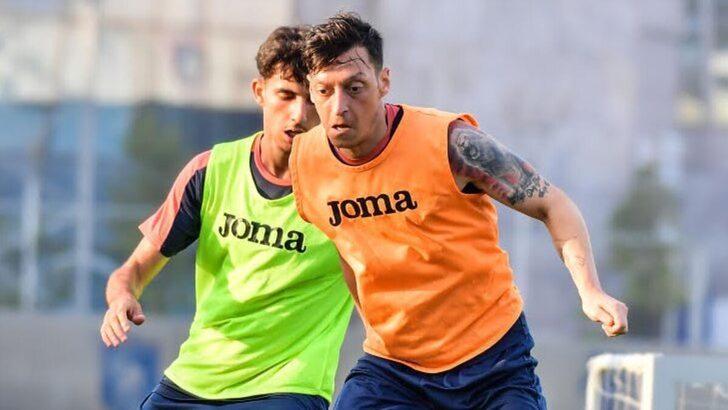 Mesut Özil geri dönüyor! Bu haberi duyan taraftarlar sevinçten çıldırdı... G3