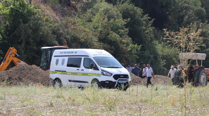 Denizli'de boş araziye gömülmüş ceset parçaları bulundu