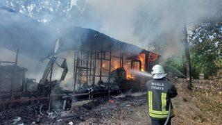 Fethiye'de bungalovda çıkan yangın söndürüldü