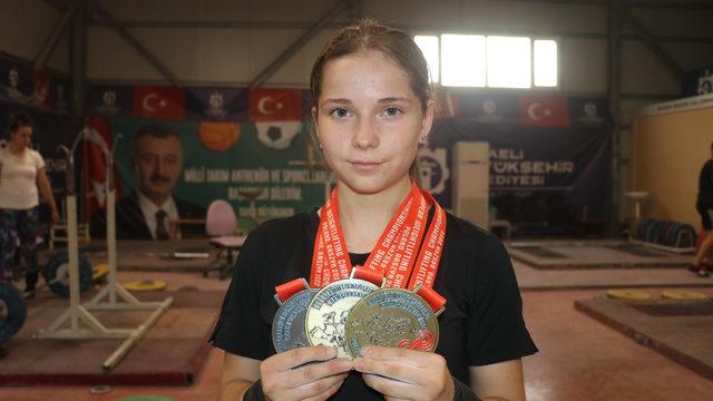 Avrupa şampiyonu genç milli halterci, başarısını yineledi