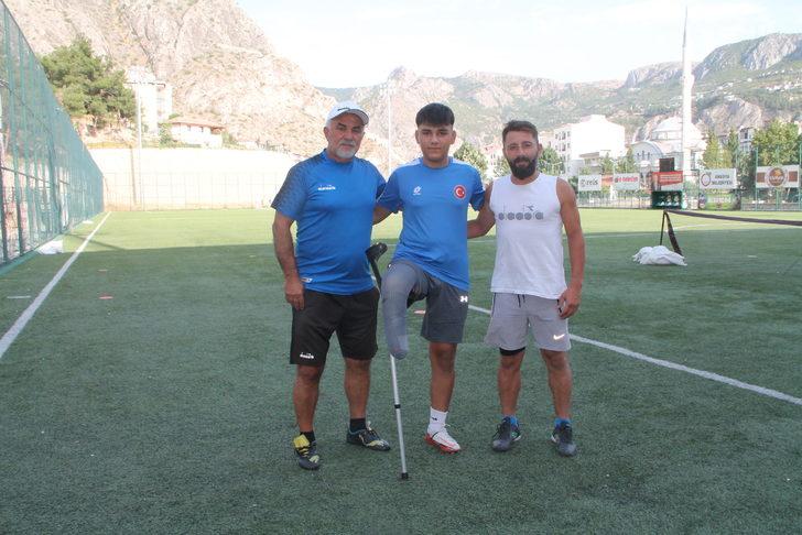 Tren kazasında ayağını kaybeden futbolcu Eren, Ampute Genç Milli Takımı'na seçildi G2