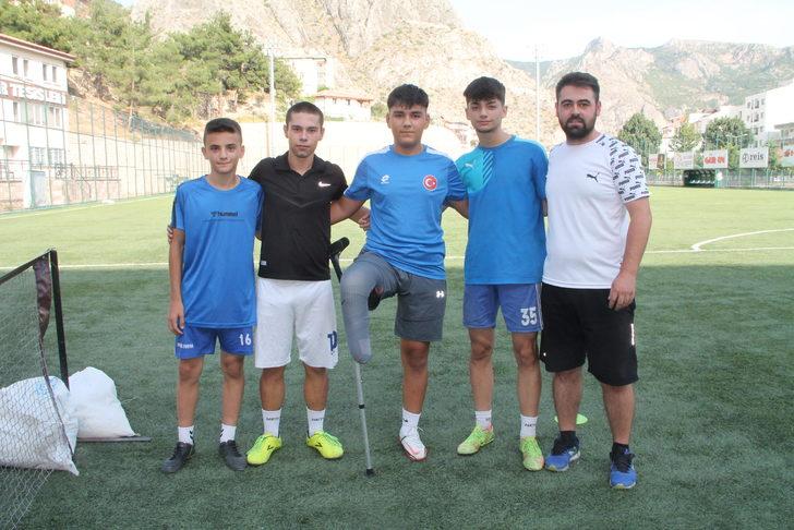 Tren kazasında ayağını kaybeden futbolcu Eren, Ampute Genç Milli Takımı'na seçildi G4