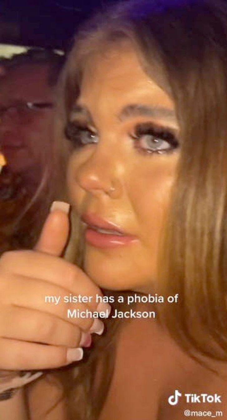 'Michael Jackson fobisi' olan kadın, ünlü sanatçının taklitçisini görünce gözyaşlarına hakim olamadı G4