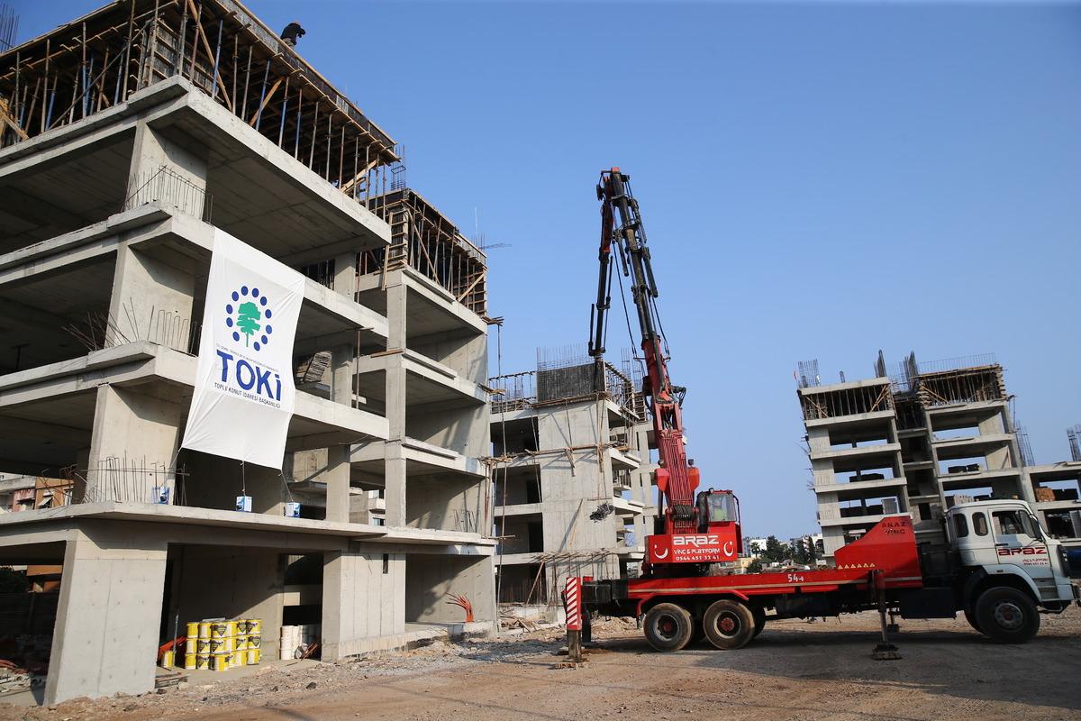 Mersin'deki kentsel d&ouml;n&uuml;ş&uuml;m projesinde 2023'te dairelerin teslimi hedefleniyor
