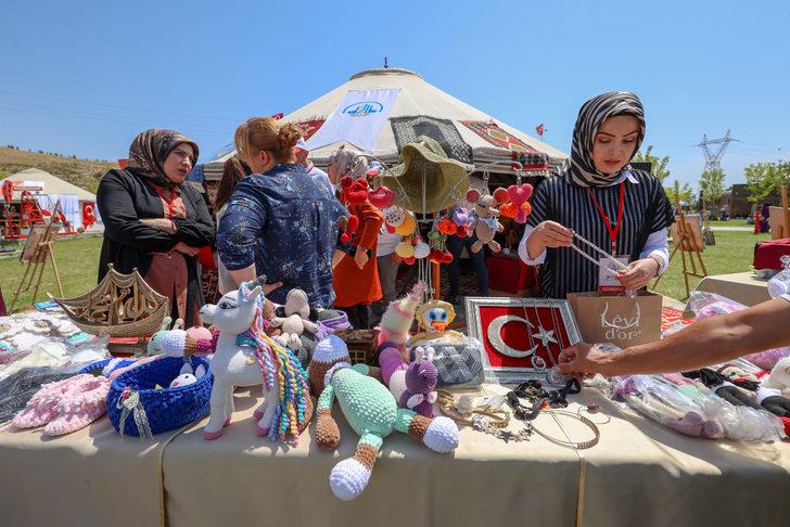 Malazgirt Zaferi'nin 951. yıl dönümü etkinlikleri Ahlat'ta yoğun katılımla sürüyor G2