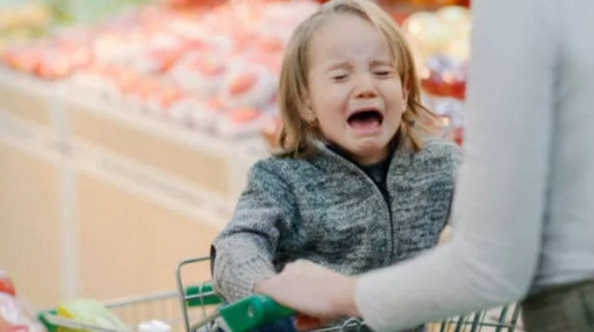 Yanlış yapıyorsunuz! Ağlayan çocuğu en uygun susturma yöntemi, ağlayan bebek nasıl susturulur?