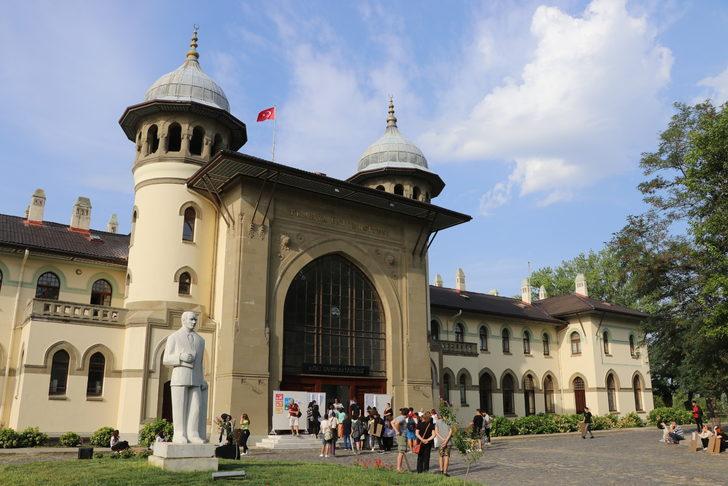 İşçi emeklisi kadın, öğretmenlik hayali için yetenek sınavında ter döktü G5