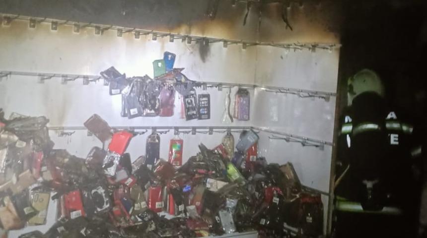 Marmaris'te iş yerinde çıkan yangın söndürüldü